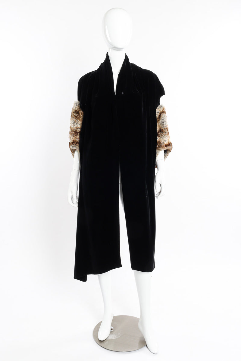 Vintage Fur Trim Velvet Shawl on mannequin @recessla