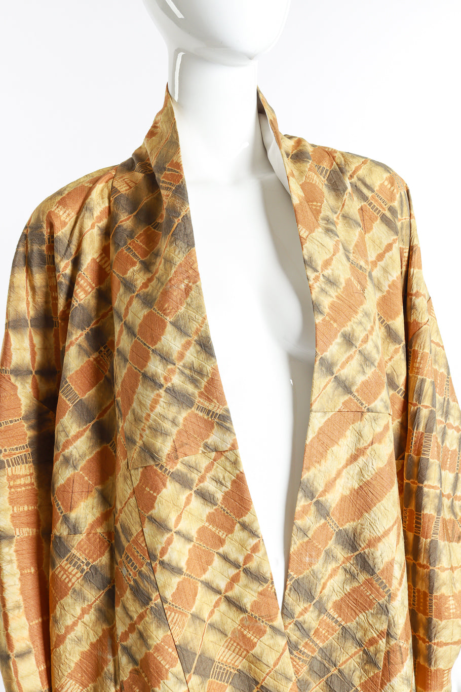 Vintage Shibori Tie Dye Kimono front on mannequin closeup @recess la