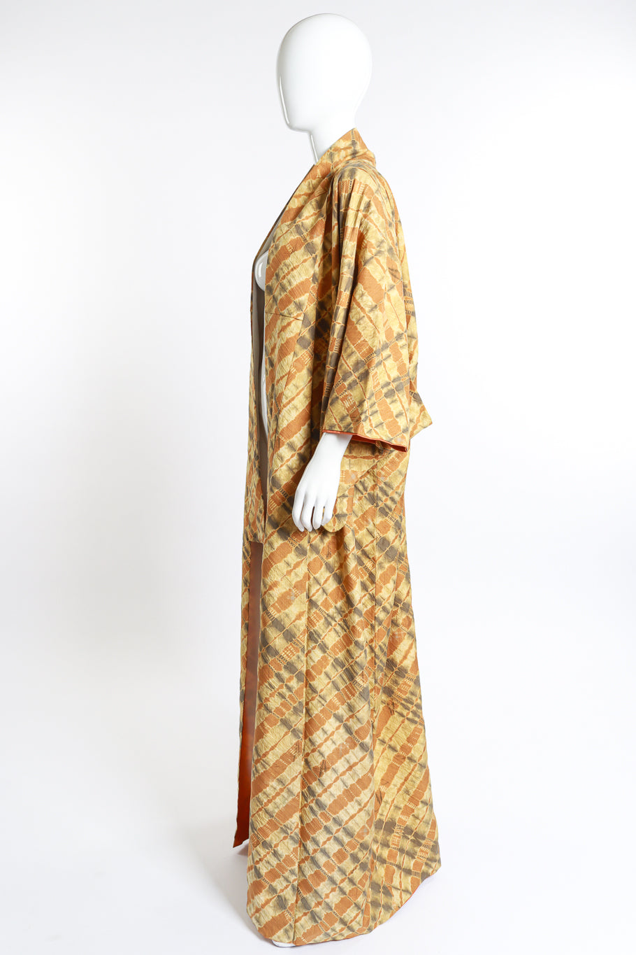 Vintage Shibori Tie Dye Kimono side on mannequin @recess la