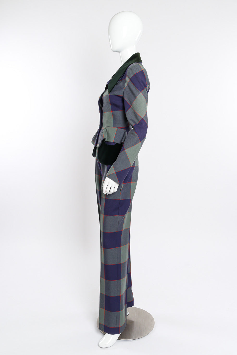Wool suit by Vivienne Westwood on mannequin side @recessla