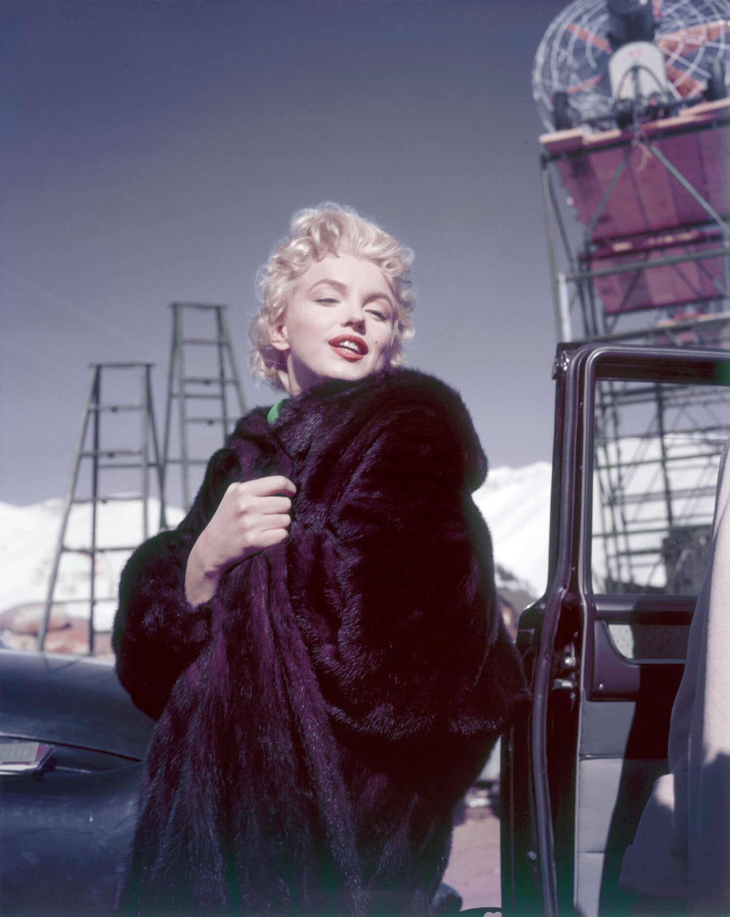 Marilyn Monroe in her mink fur coat 1956 @RECESS LA