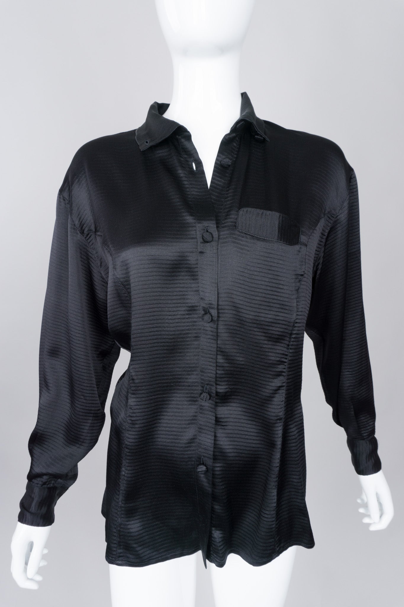 Umberto Ginocchiette Vintage Convertible Collar Silk Pajama Blouse