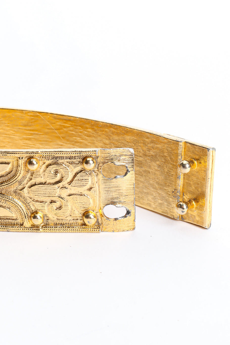 Gold metal band belt by Accessocraft pin hole clasps @recessla