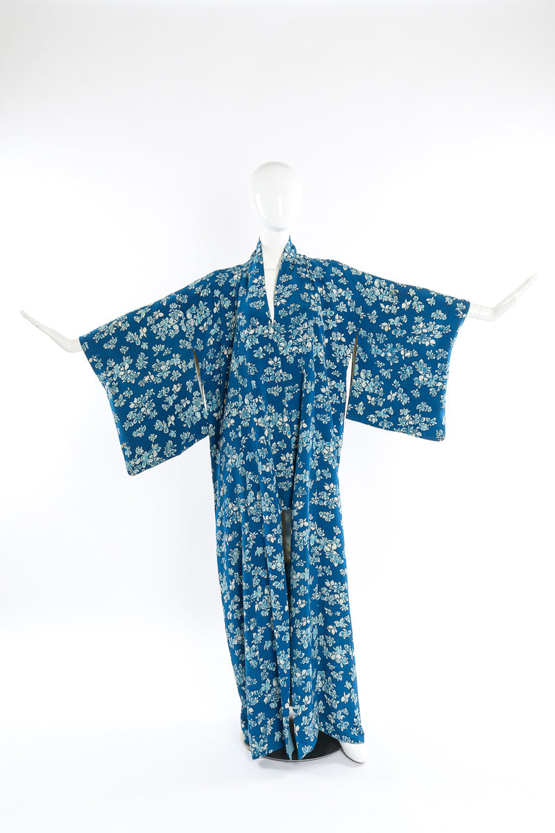 Japanese branch flower kimono on mannequin @recessla