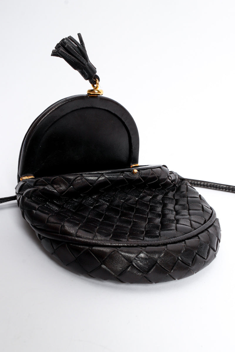 Bottega Veneta Vintage Massive Intrecciato Woven Black Leather Shoulde –  Amarcord Vintage Fashion