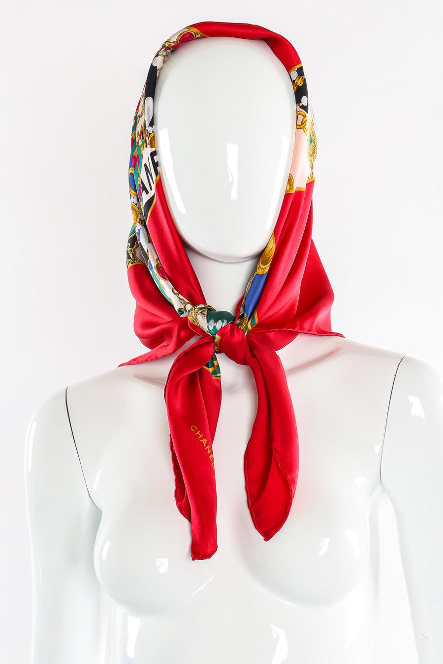 CHANEL グラフィックプリント スカーフ Vintage Chanel Jewel CC Mosaic Scarf – Recess