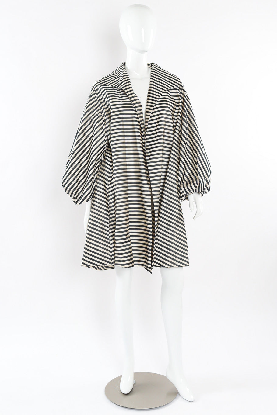 Oversized striped swing coat by Carolyne Roehm Front View @recessla