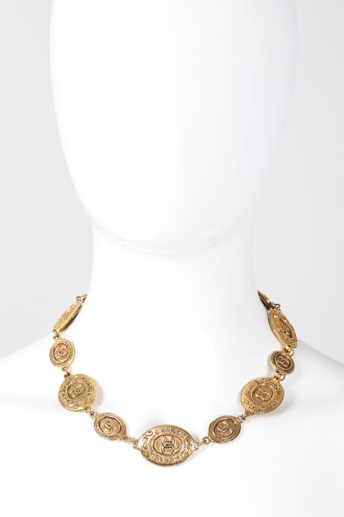 Vintage Chanel Gold Interlocking CC Coin Collar Necklace – Recess