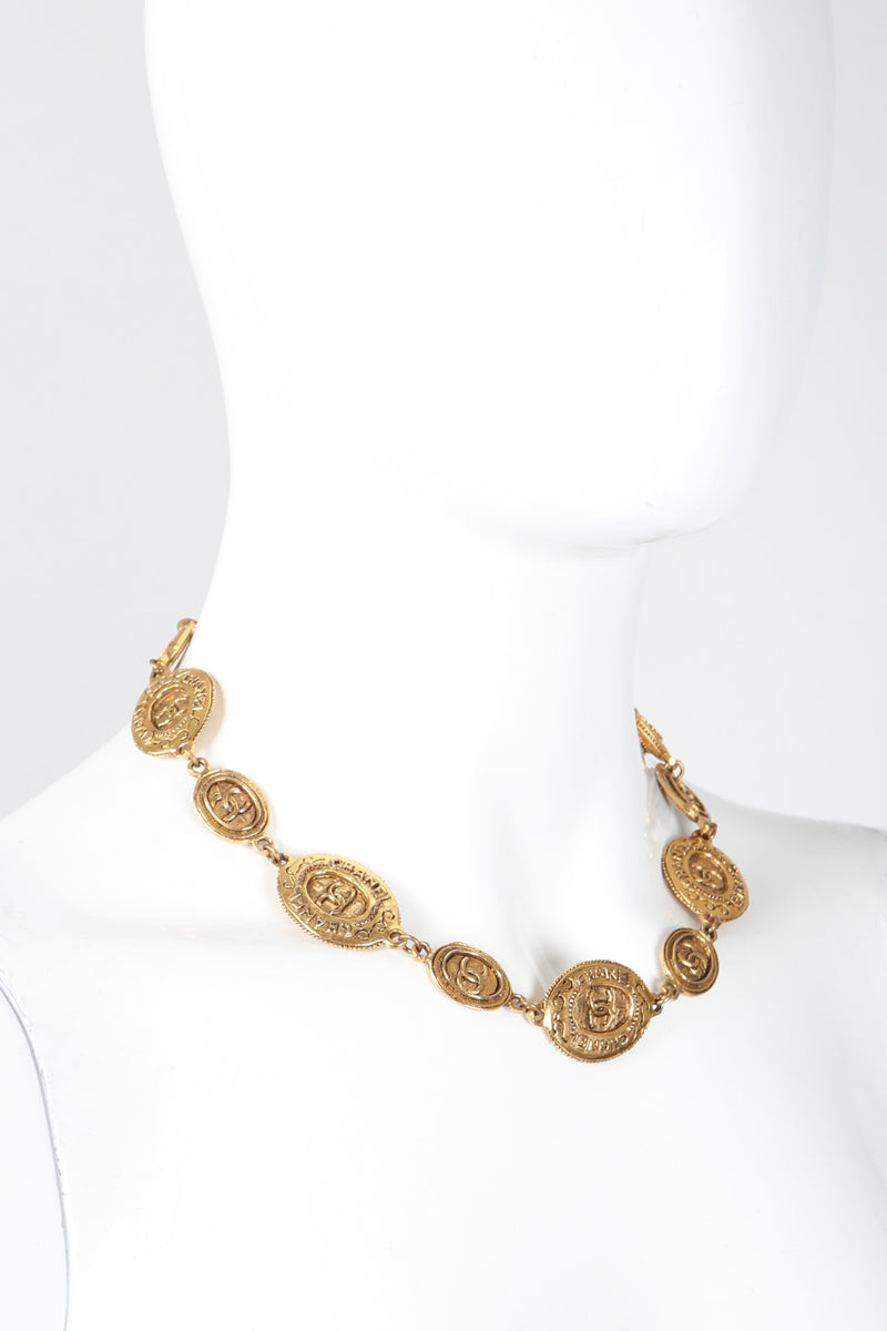 Recess Los Angeles Vintage Chanel Gold Interlocking CC Coin Collar Necklace