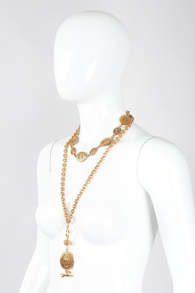 Recess Los Angeles Vintage Chanel Gold Interlocking CC Coin Collar Necklace
