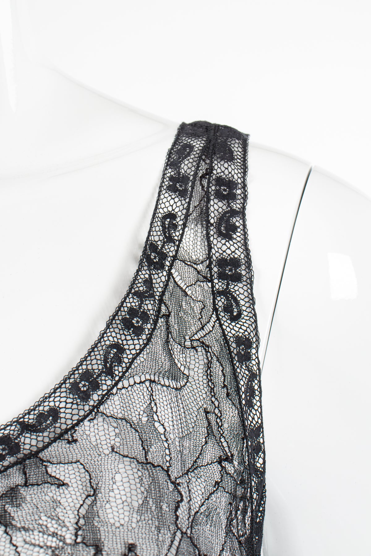 Vintage Chanel 2000T Sheer Chantilly Lace Tank – Recess