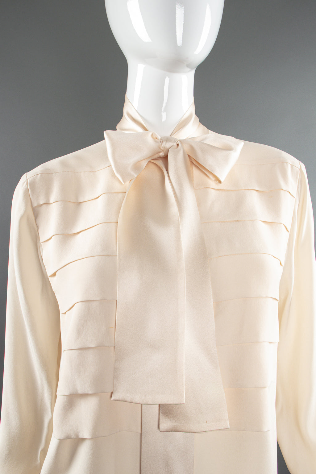 CHANEL Silk Shirt CC Logo Cufflinks Fuchsia-Black 1990's - Chelsea Vintage  Couture