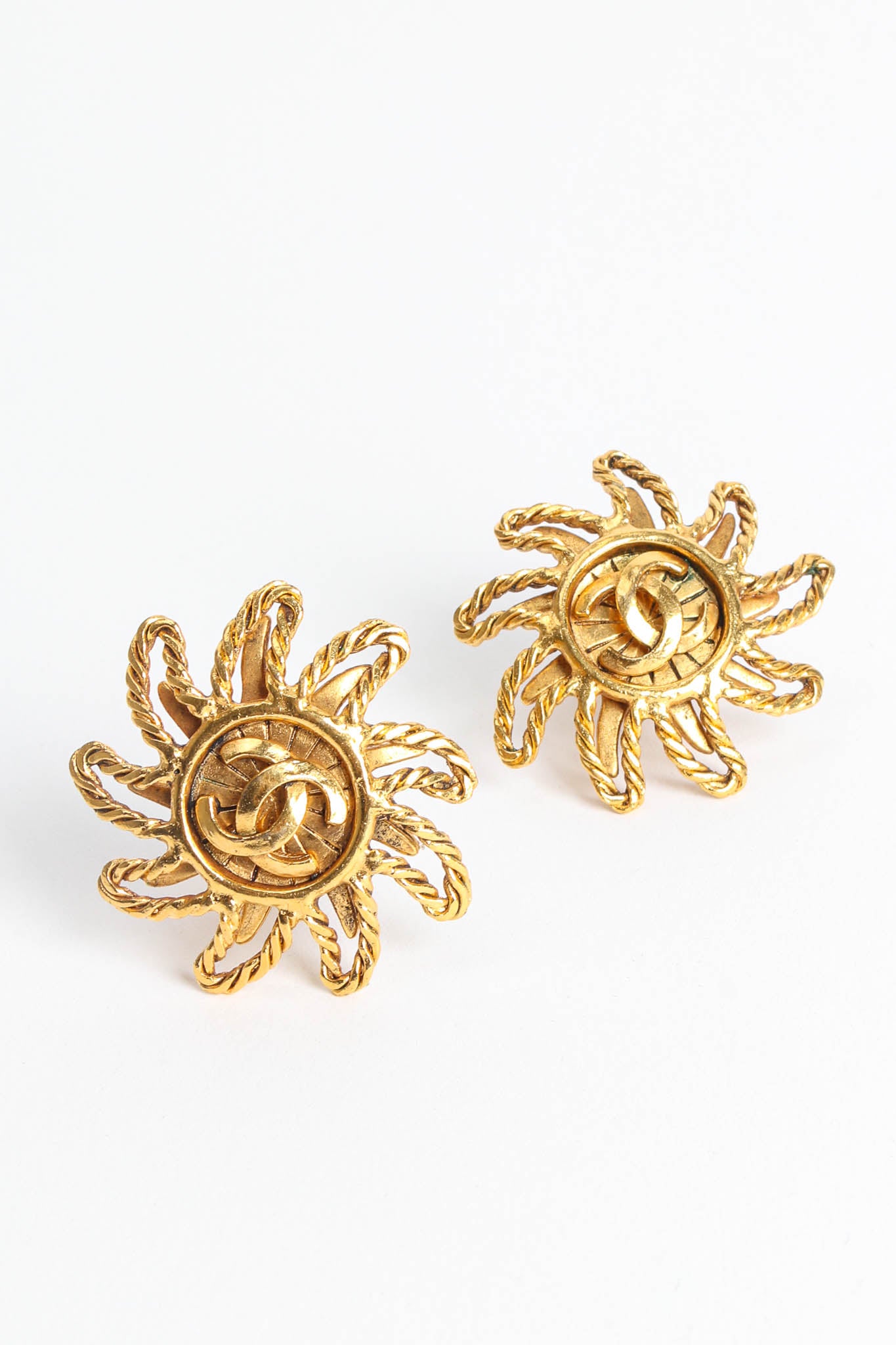 Vintage Chanel 1994A Sun CC Logo Earrings – Recess