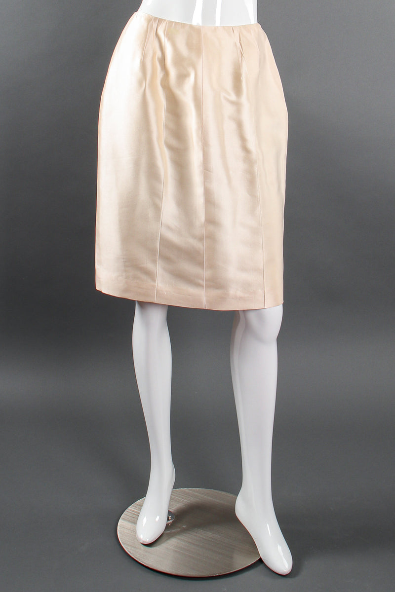 Vintage Chanel 1996P Daisy Bead Jacket & Skirt Suit Bridal Wedding mannequin skirt frt @ Recess LA