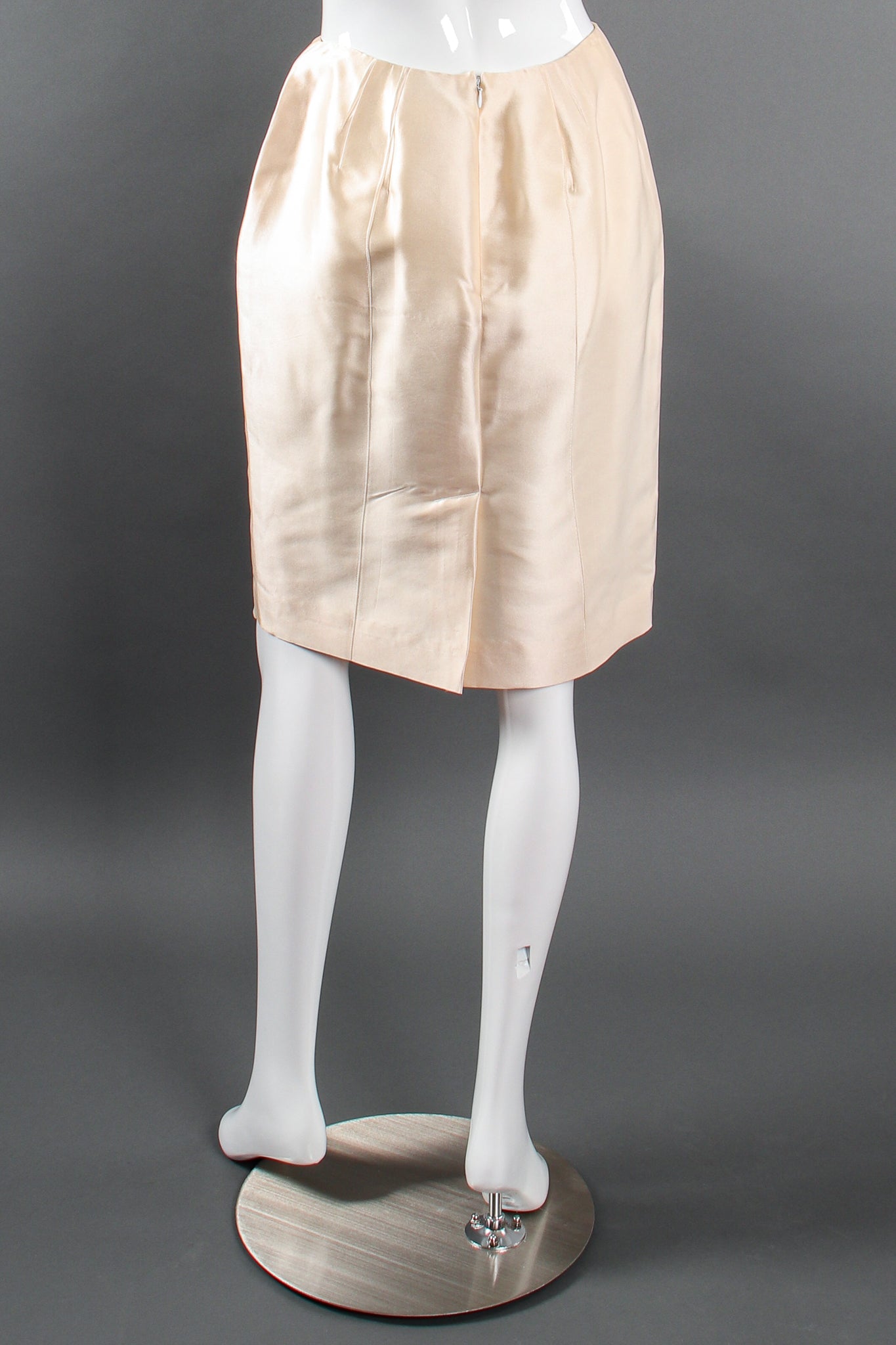 Vintage Chanel 1996P Daisy Bead Jacket & Skirt Suit Bridal Wedding mannequin skirt bk @ Recess LA