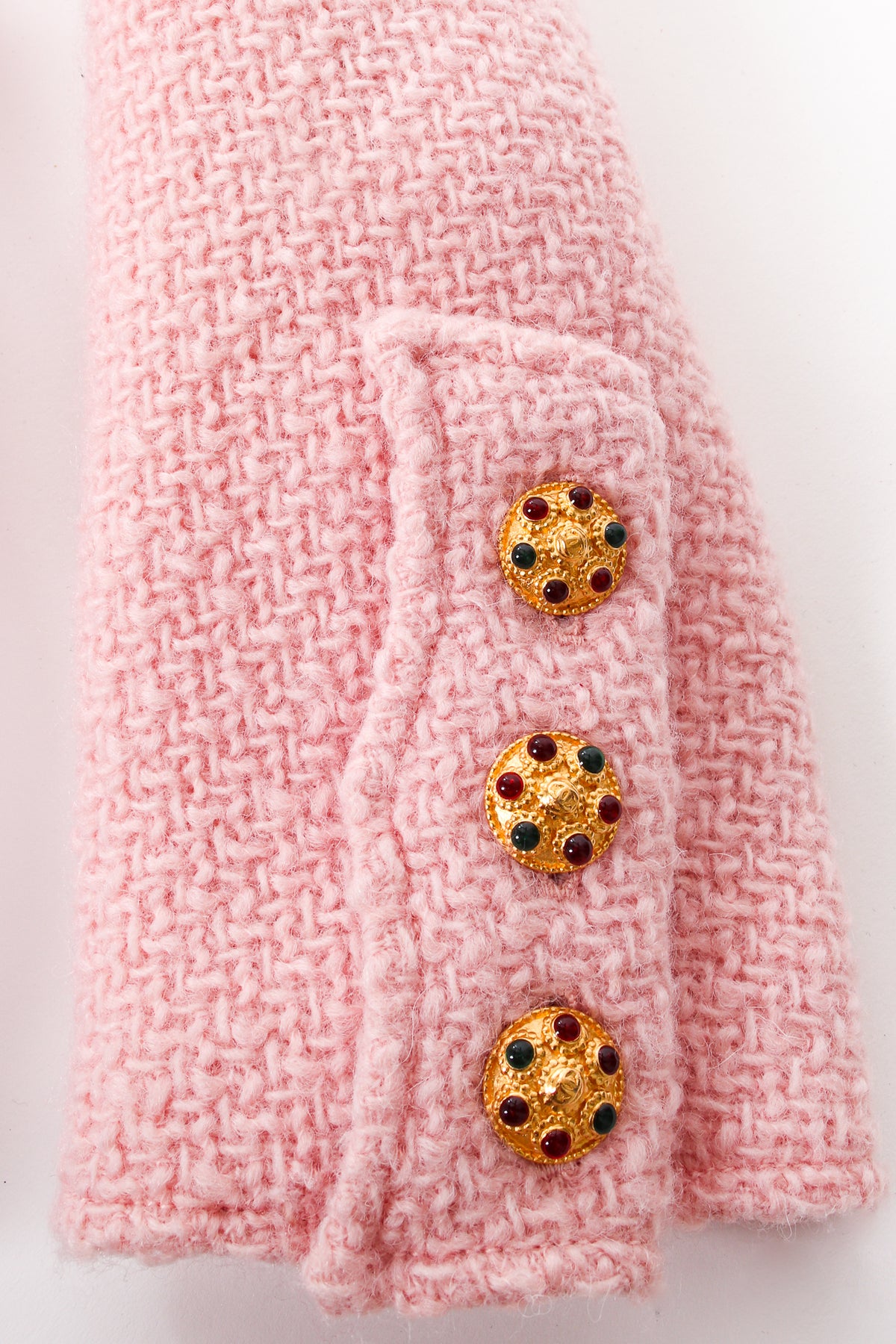 Chanelpinktweedgoldbuttonjacke