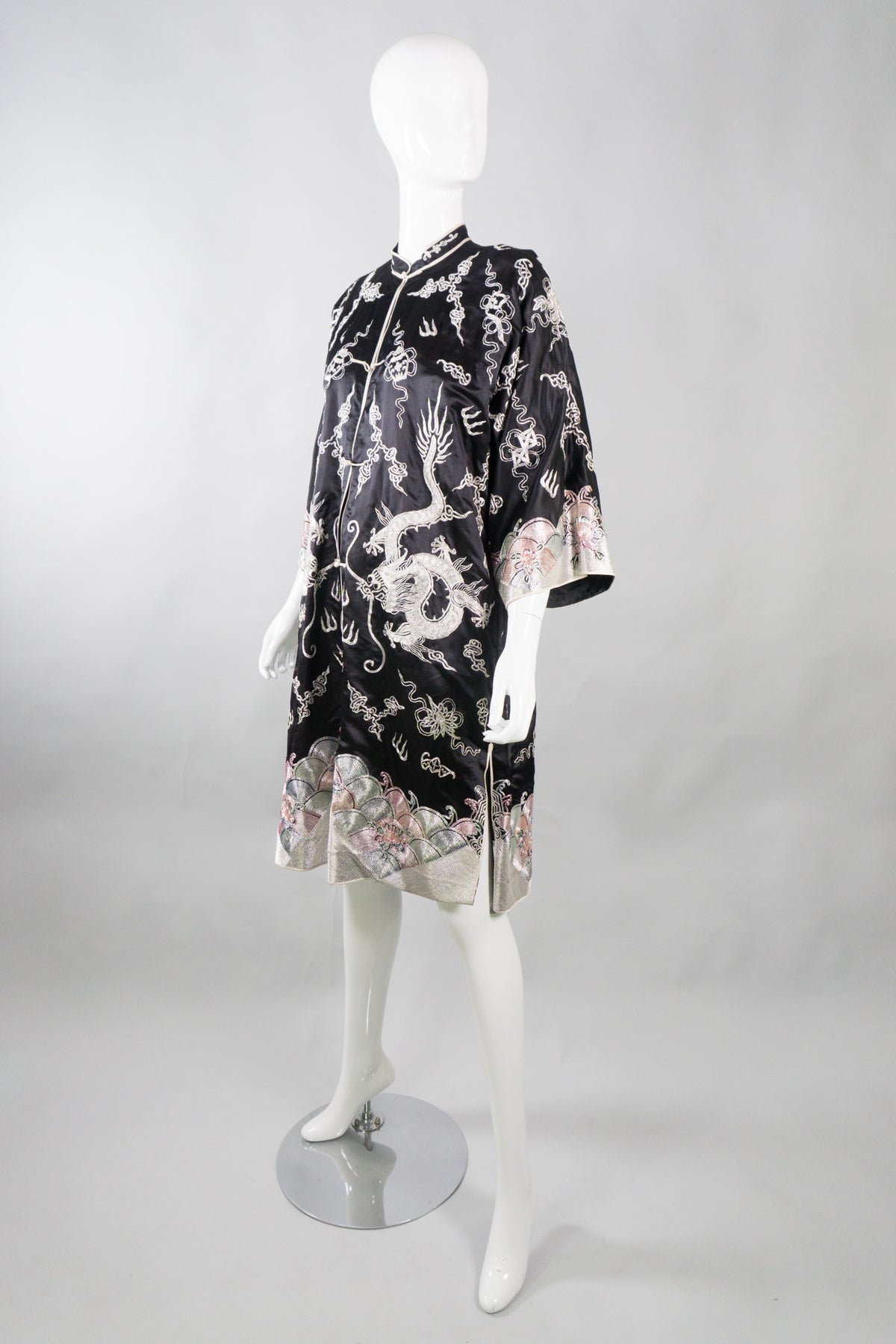 vintage chinese silk dressing gown 1930s Vintage Cobalt Blue Chinese Silk Kimono  Muse