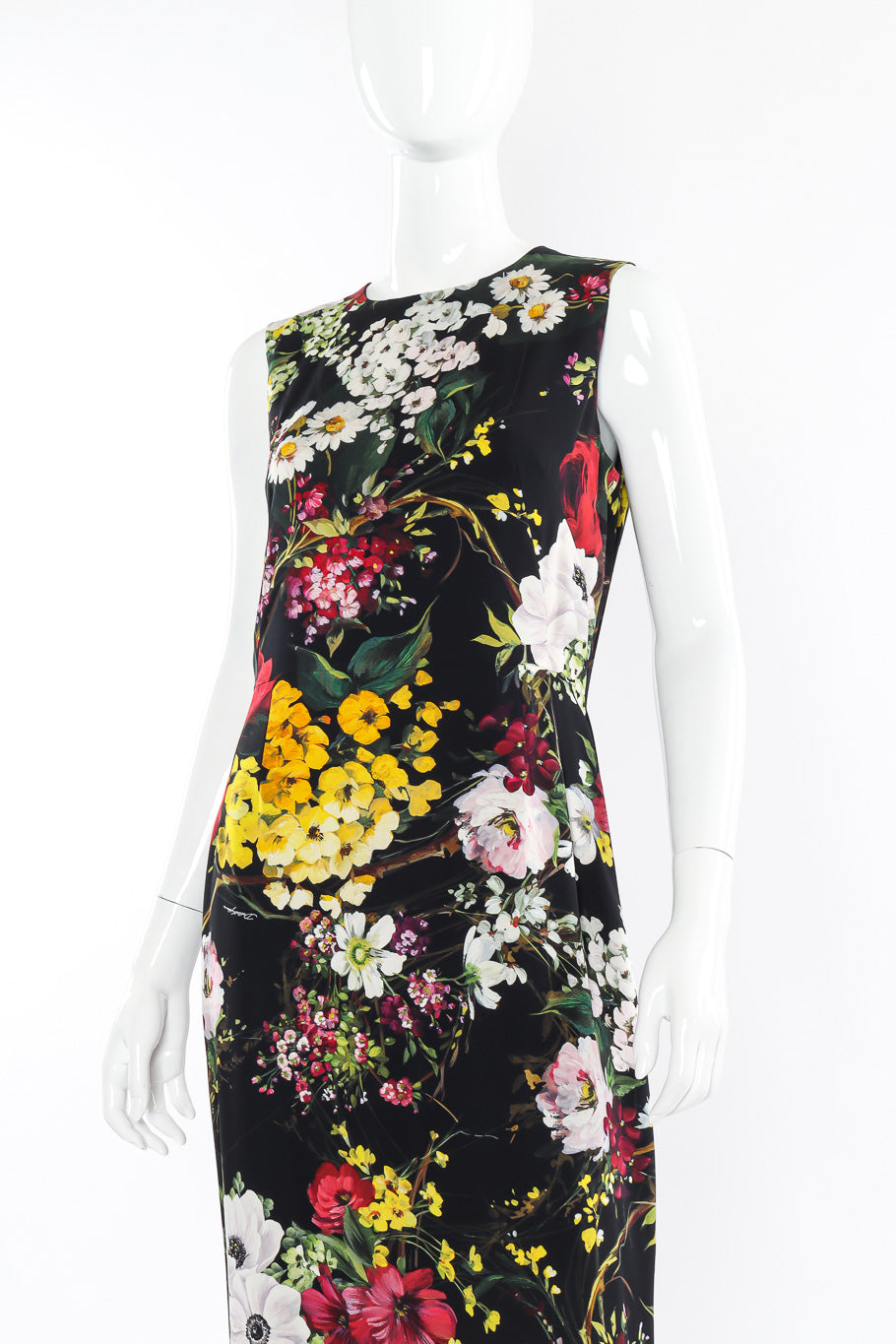 Dolce & Gabbana floral printed sheath dress on mannequin @recessla