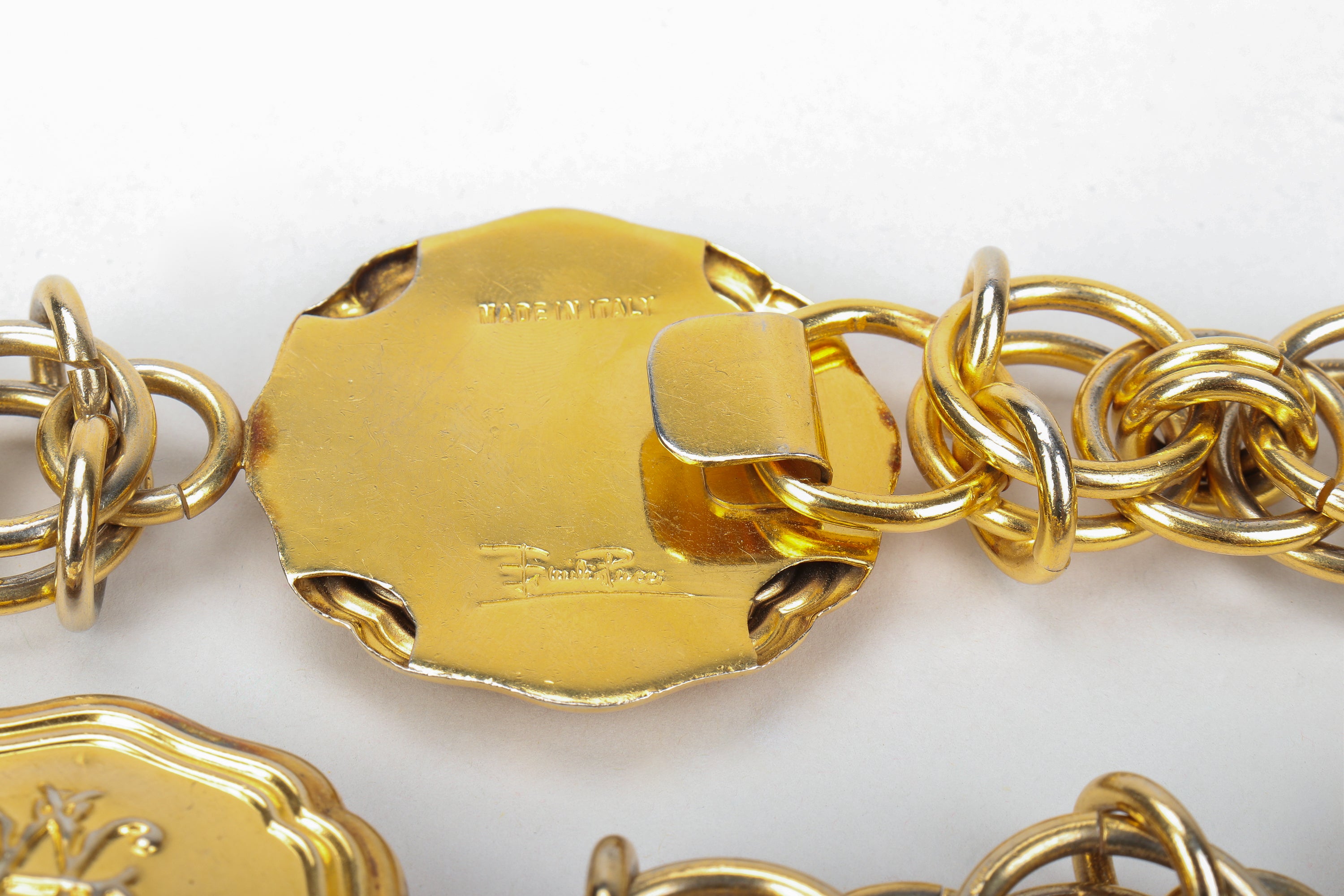 Vintage Emilio Pucci Gold Medallion Logo Chain Belt Clasp CLose UP