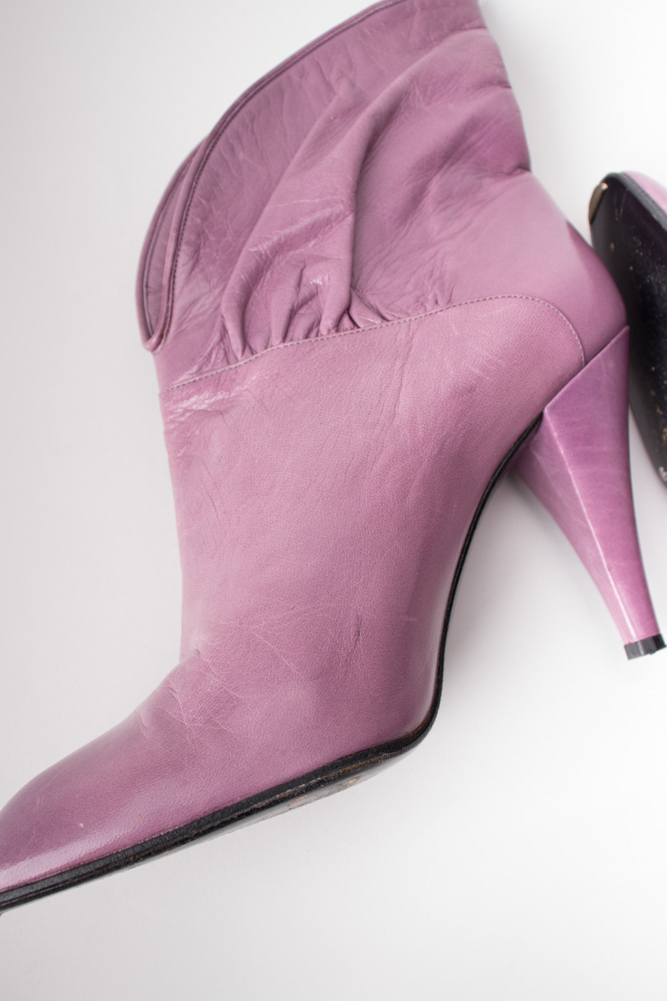 Erik's Shoes Lilac Purple Cuffed Collar Ankle Boots Booties