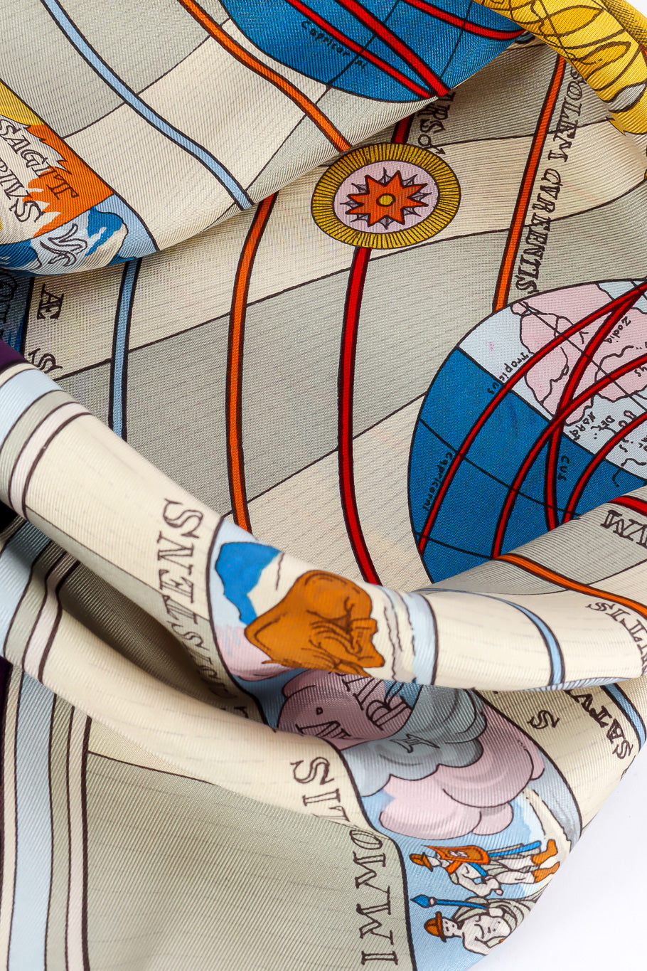 Astrology wheel scarf by Gucci closeup of Fabric @recessla