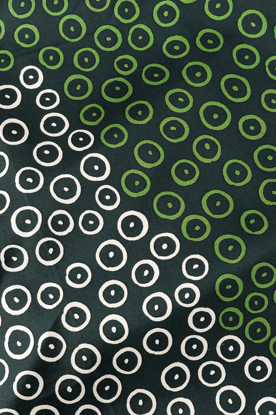 Circle Graphic Scarf Photo Fabric Photo Close-Up. @recessla