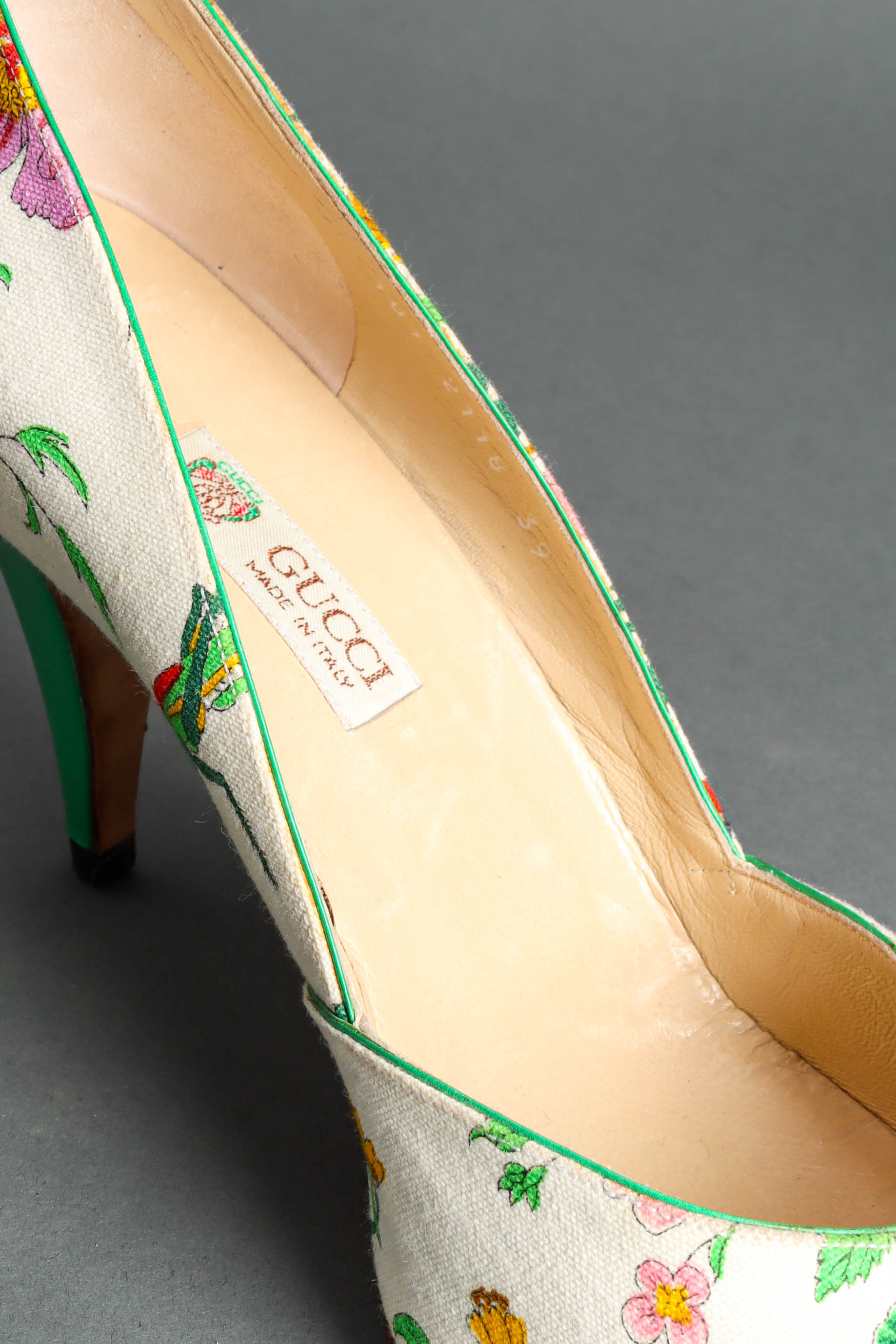 Vintage 1980 Gucci Botanical Floral Green Heels gucci logo/insole  @ Recess LA