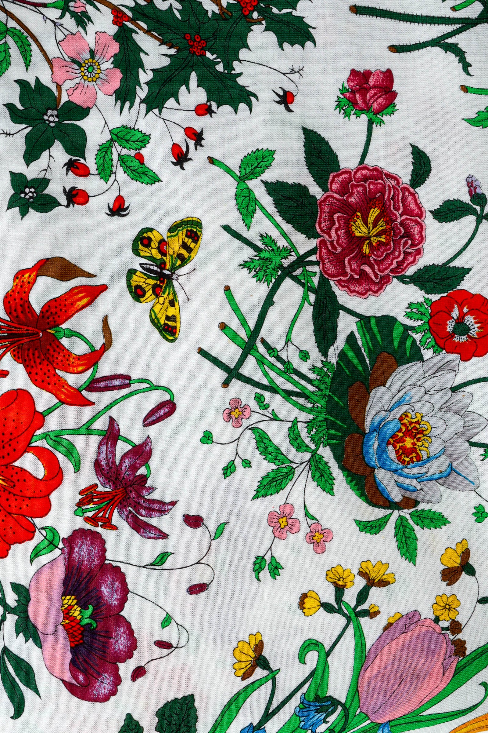 Guccifloralonwhitetshirt-