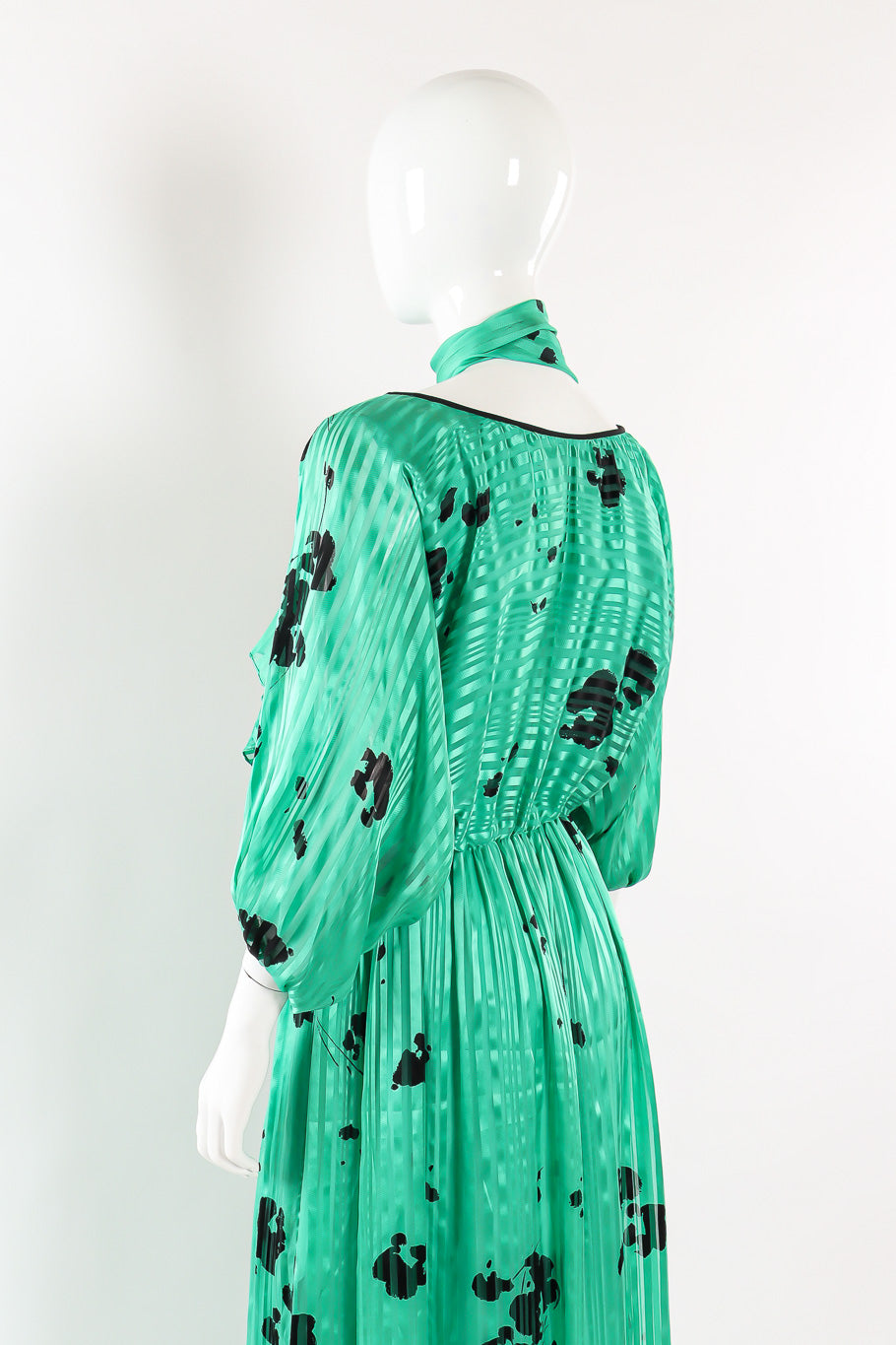 Print silk dress by Hanae Mori Back View Close-up @recessla