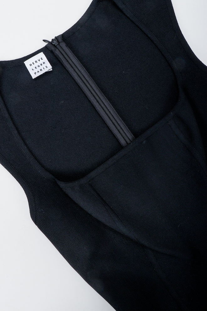 Vintage Herve Leger Queen Anne Bodycon Stretch Cocktail Dress neckline