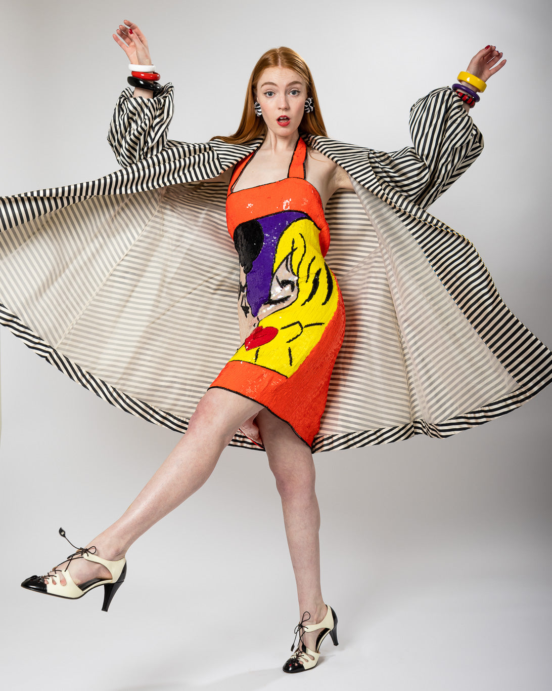 Oversized swing coat by Carolyne Roehm on Model @recessla
