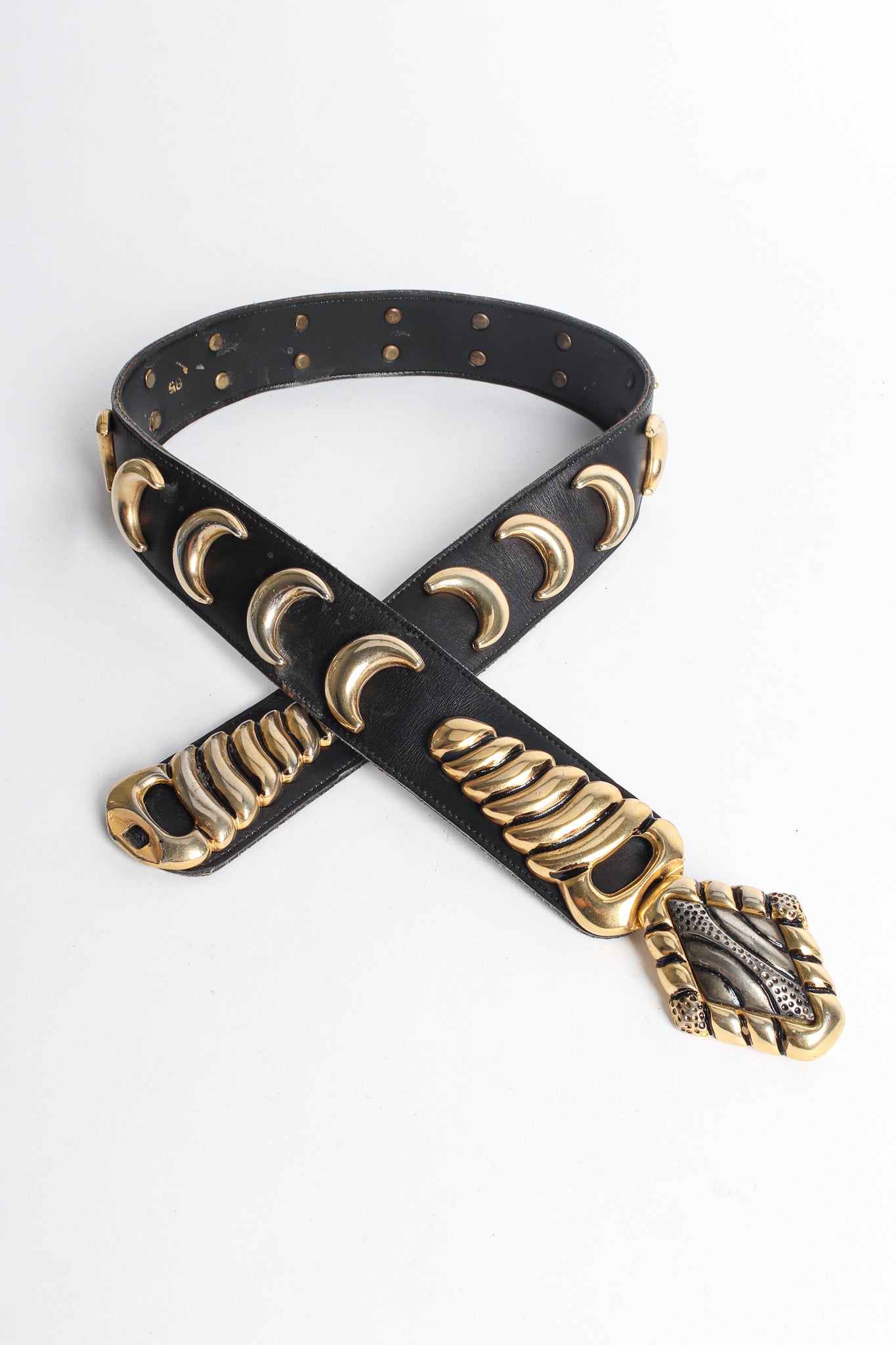 rattler belt by Bijoux Medici flat lay loop @recessla