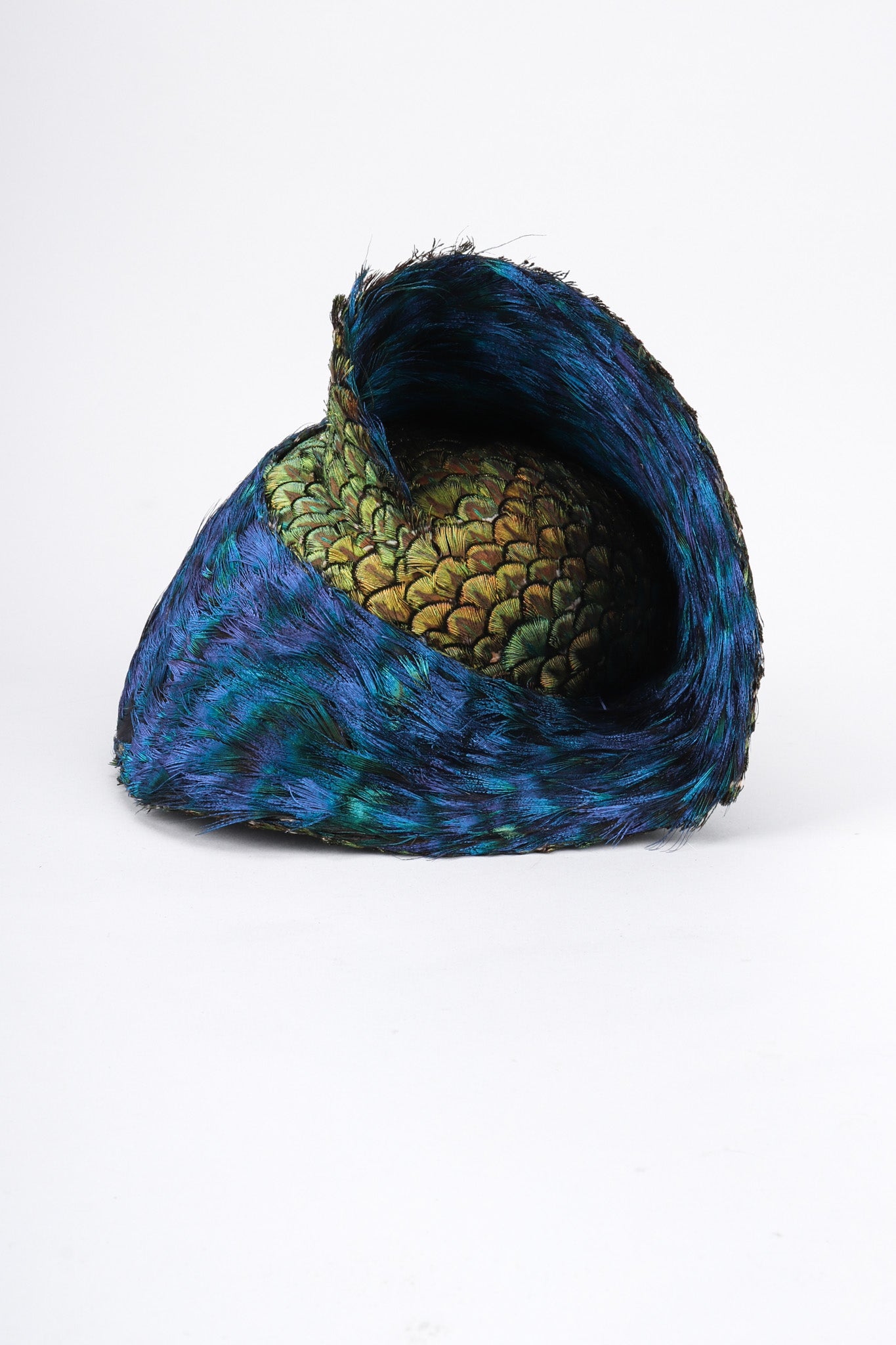 Recess Los Angeles Vintage Jack McConnell Peacock Feather Swirl Capulet Casque Fascinator Hat