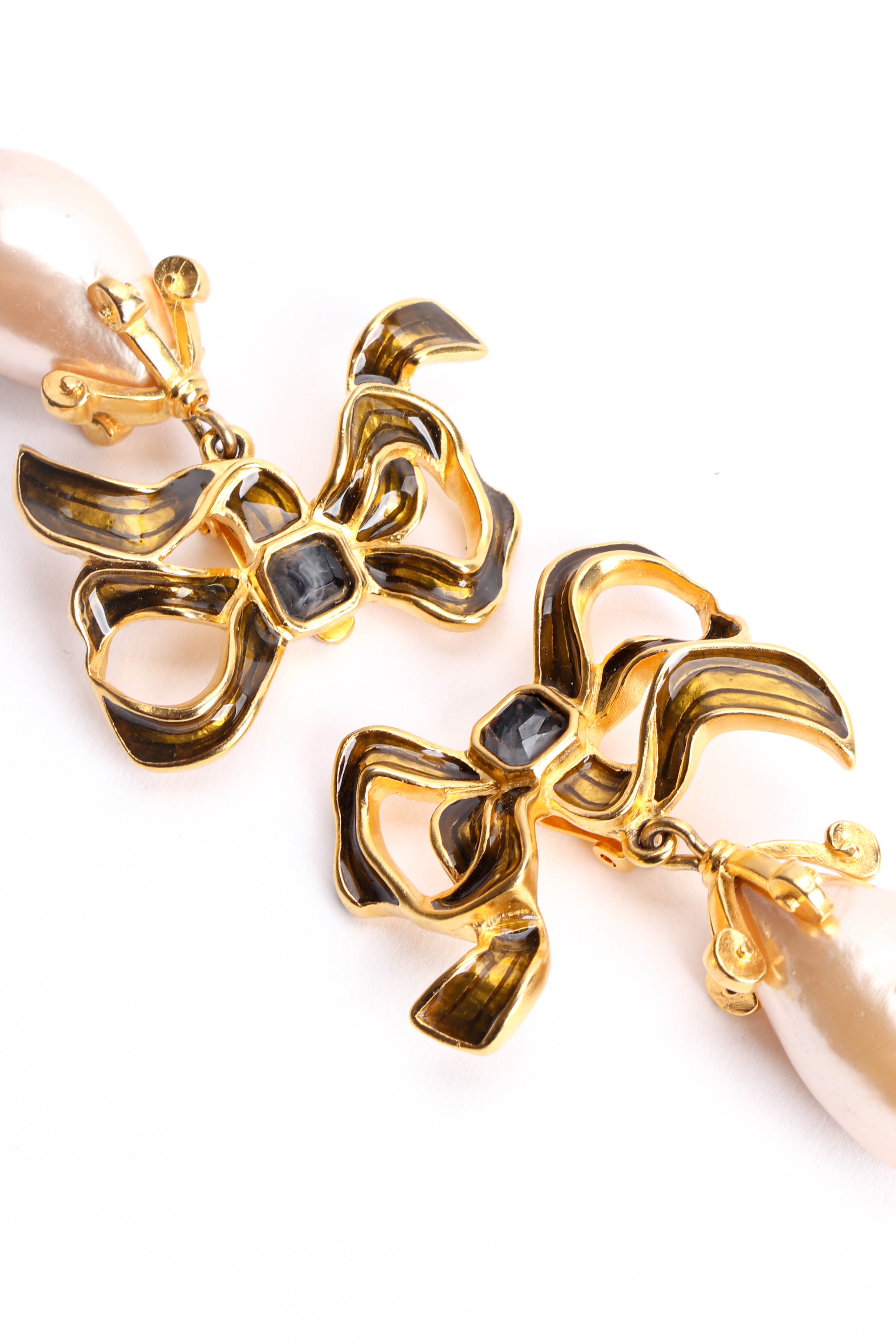 Vintage Karl Lagerfeld Flowy Ribbon Pearl Drop Earrings ribbon close up @ Recess LA