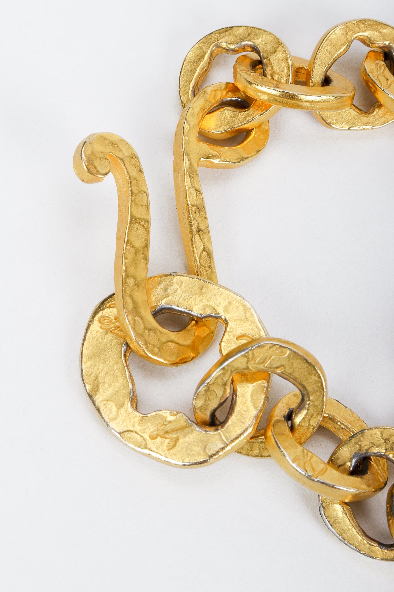 Vintage Karl Lagerfeld Gold Chain Link Arrow Charm Bracelet Hook Closure