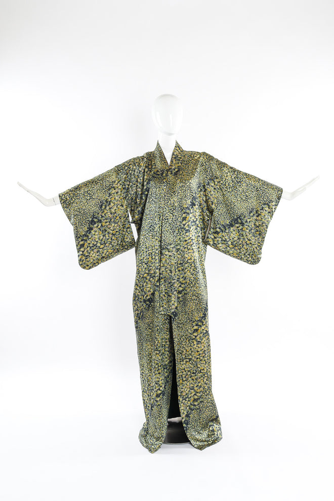 Japanese Abstract Kimono Robe on Mannequin @recessla