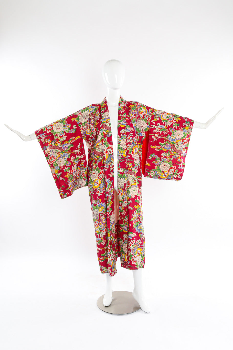 Lily blossom lantern kimono mannequin front full arms up @recessla