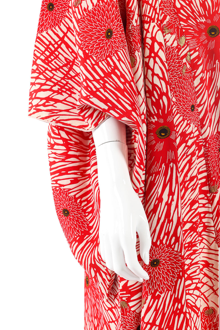 Red winter floral kimono mannequin sleeve close @recessla