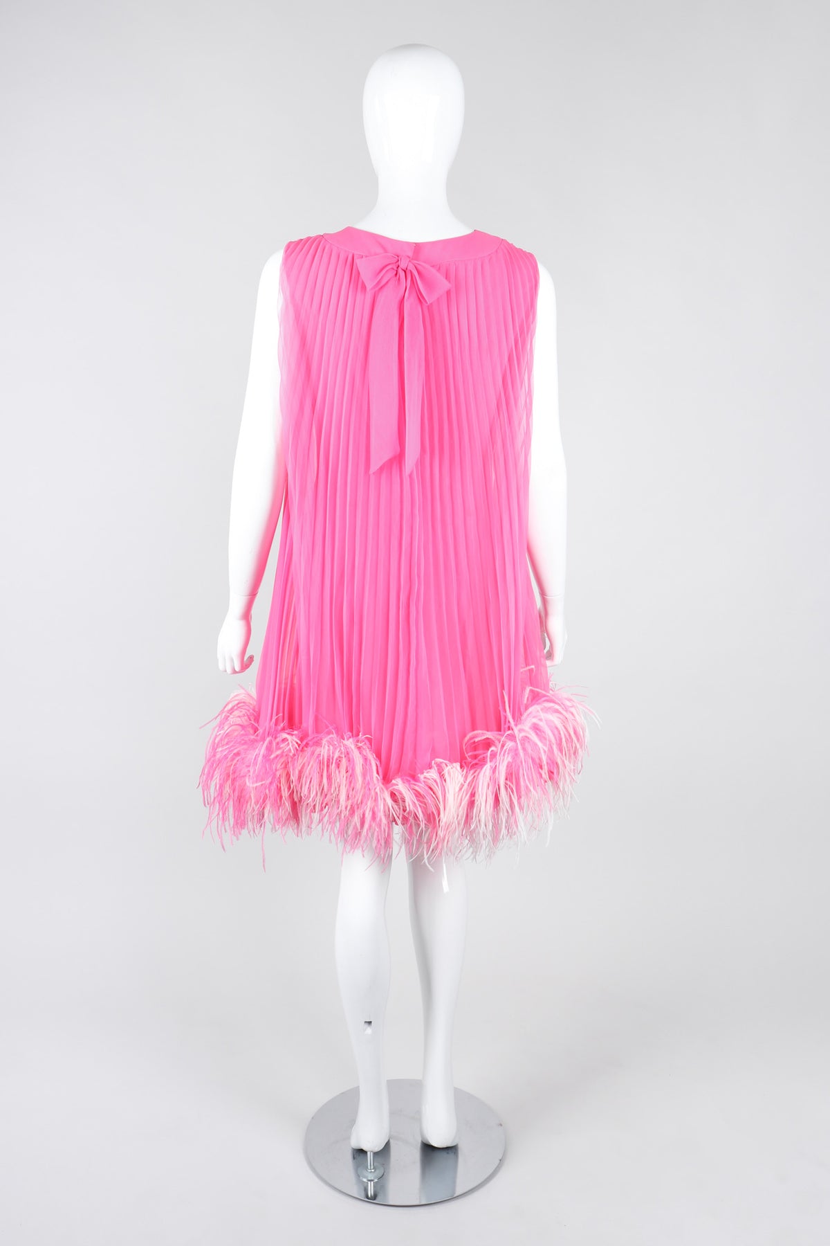 Lee_Jordan_hot_pink_pleated_fe