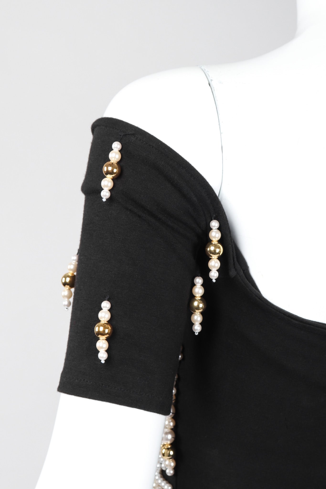 Recess Los Angeles Vintage Complice Off-The-Shoulder Pearl Explosion Stretch Tee Top 