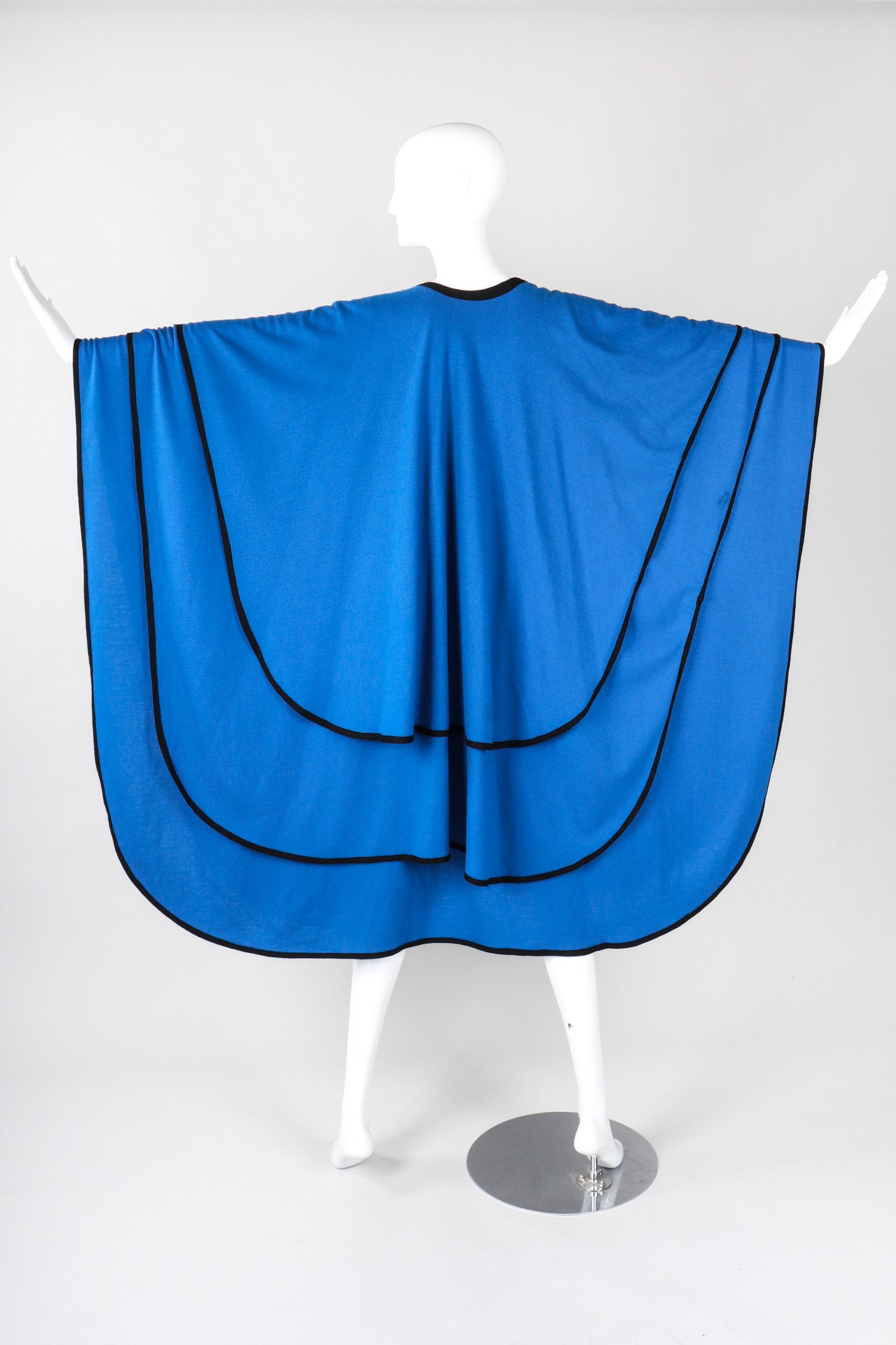 Vintage Mimi Trujillo Layered Waterfall Wool Knit Cape – Recess
