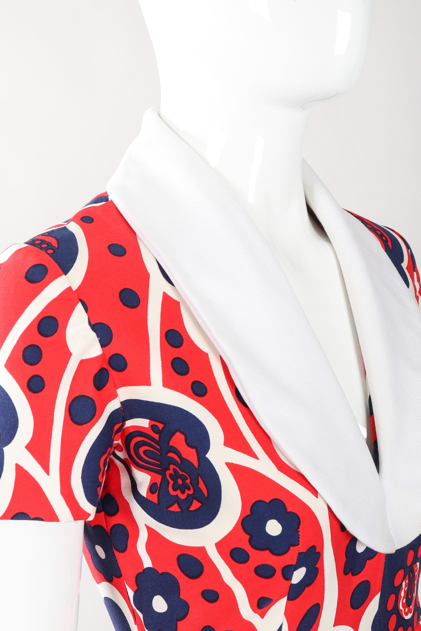 Recess Los Angeles Vintage Oscar de la Renta Shawl Collar Floral Dress