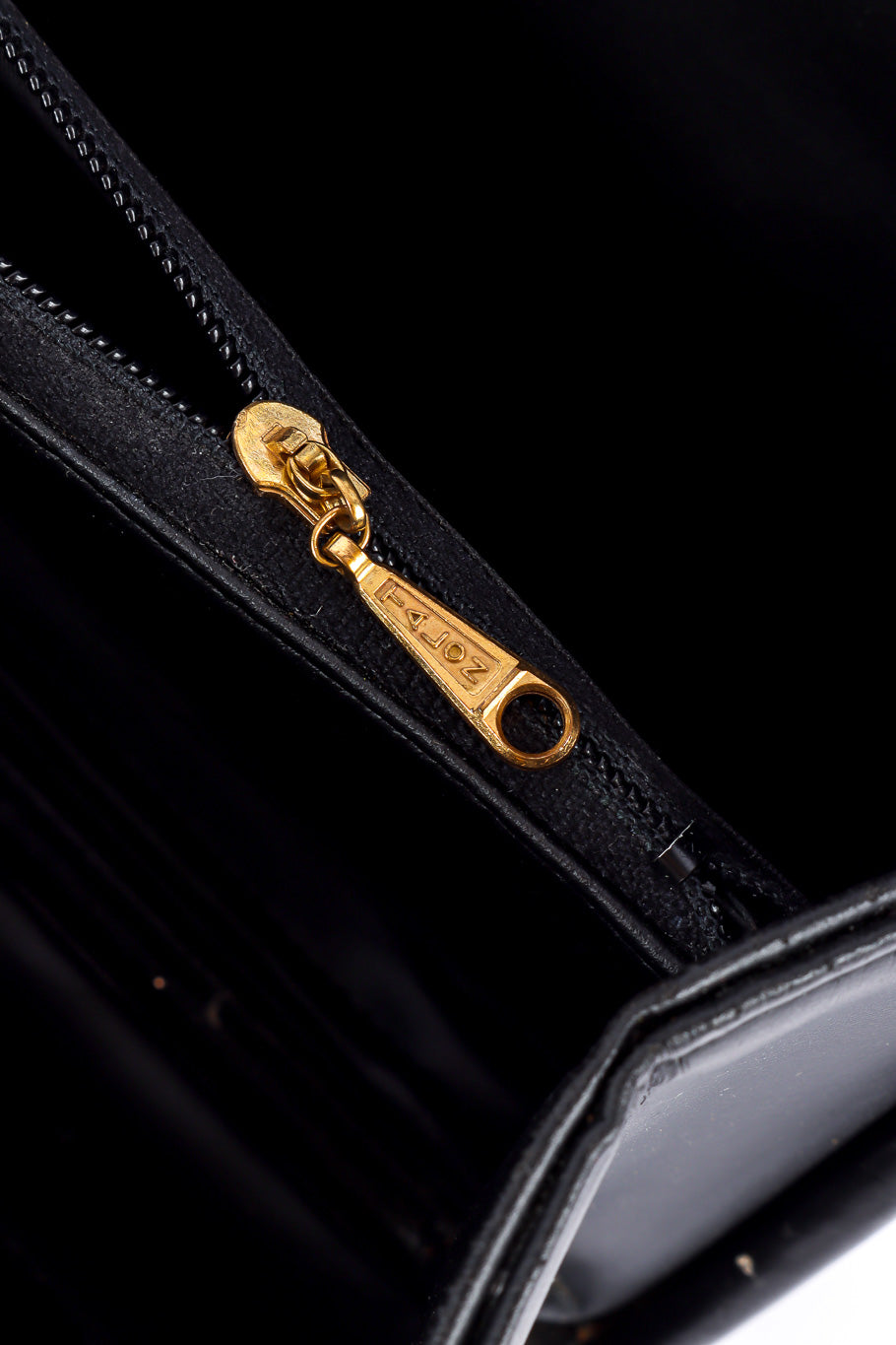 Murray Kruger european crest box bag zipper detail @recessla
