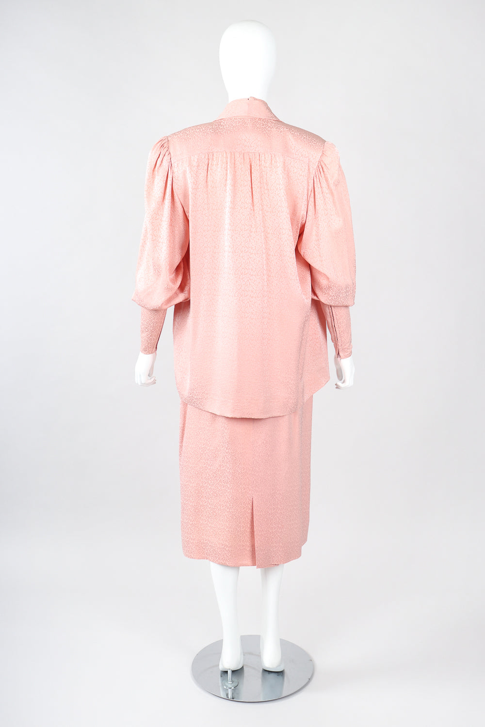 Recess Designer Consignment Vintage Millennial Pink Silk Three-Piece Halter Skirt Set Los Angeles Resale