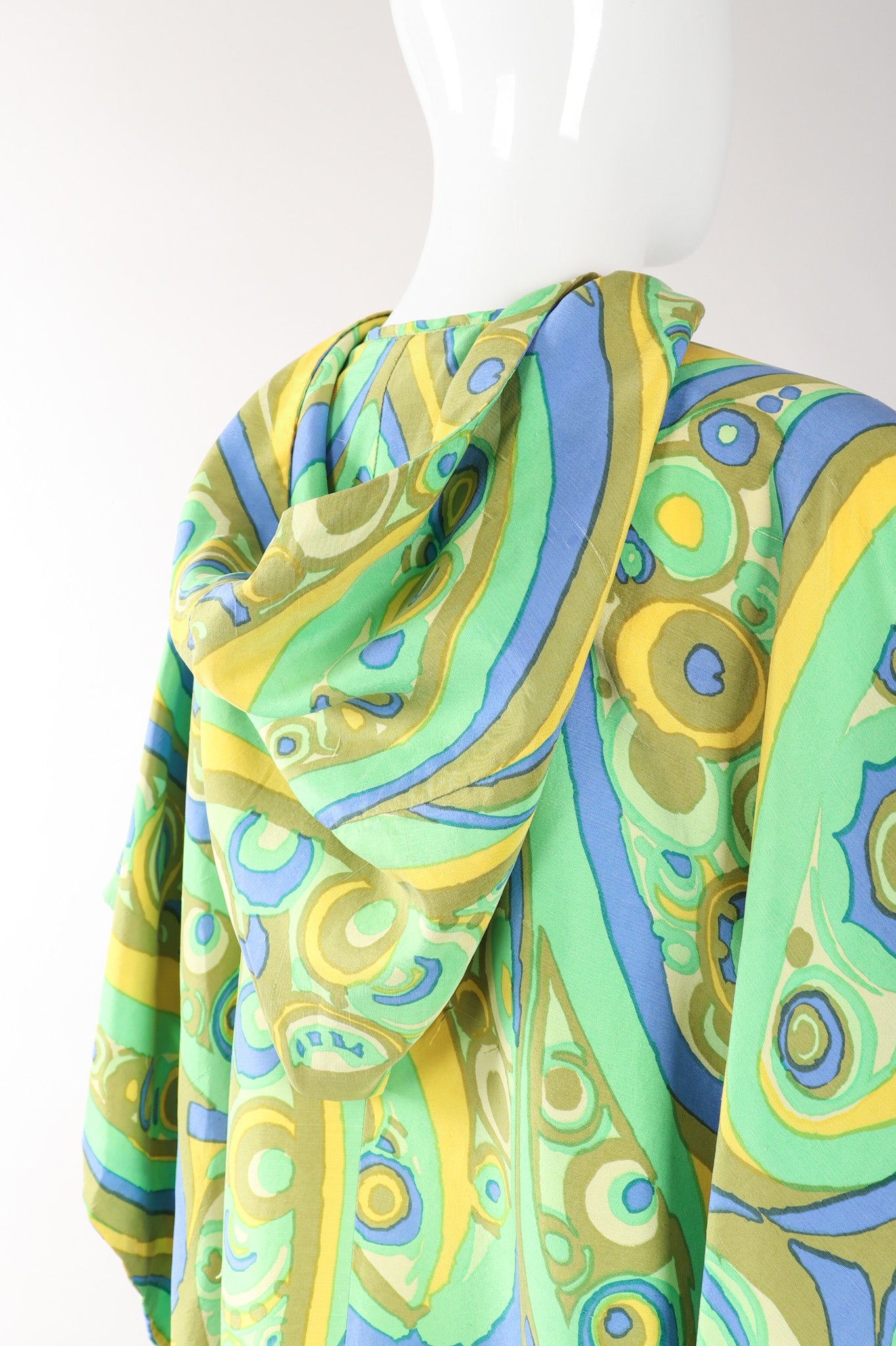 Recess Los Angeles Vintage 60s Mod Print Hooded Kimono Duster Robe