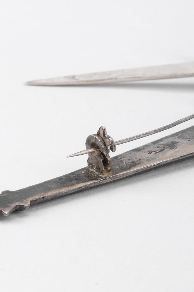 Recess Los Angeles Vintage Unsigned Sterling Silver Mexico Swashbuckling Sword Pin Brooch