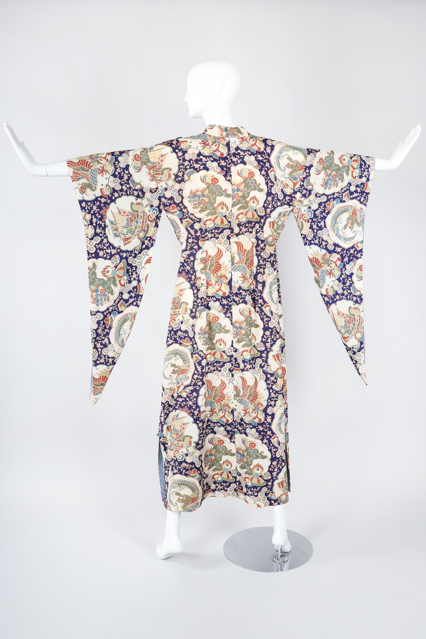 Recess Los Angeles Vintage Japanese Folk Print Silk Kimono Caftan