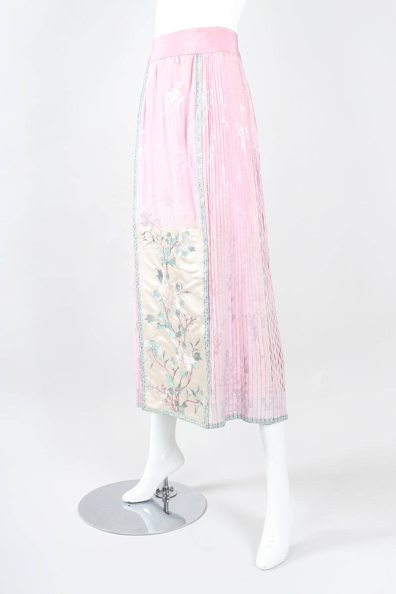 Recess Los Angeles Designer Consignment Vintage 1940s Chinese Su Embroidery Panel Pleat Skirt