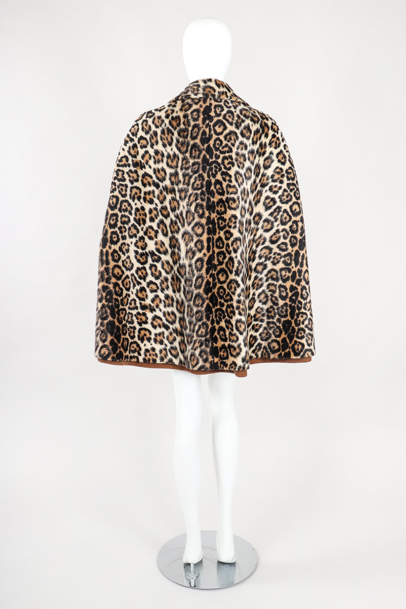 Recess Designer Consignment Vintage Faux Leopard Reversible Cape Los Angeles Resale