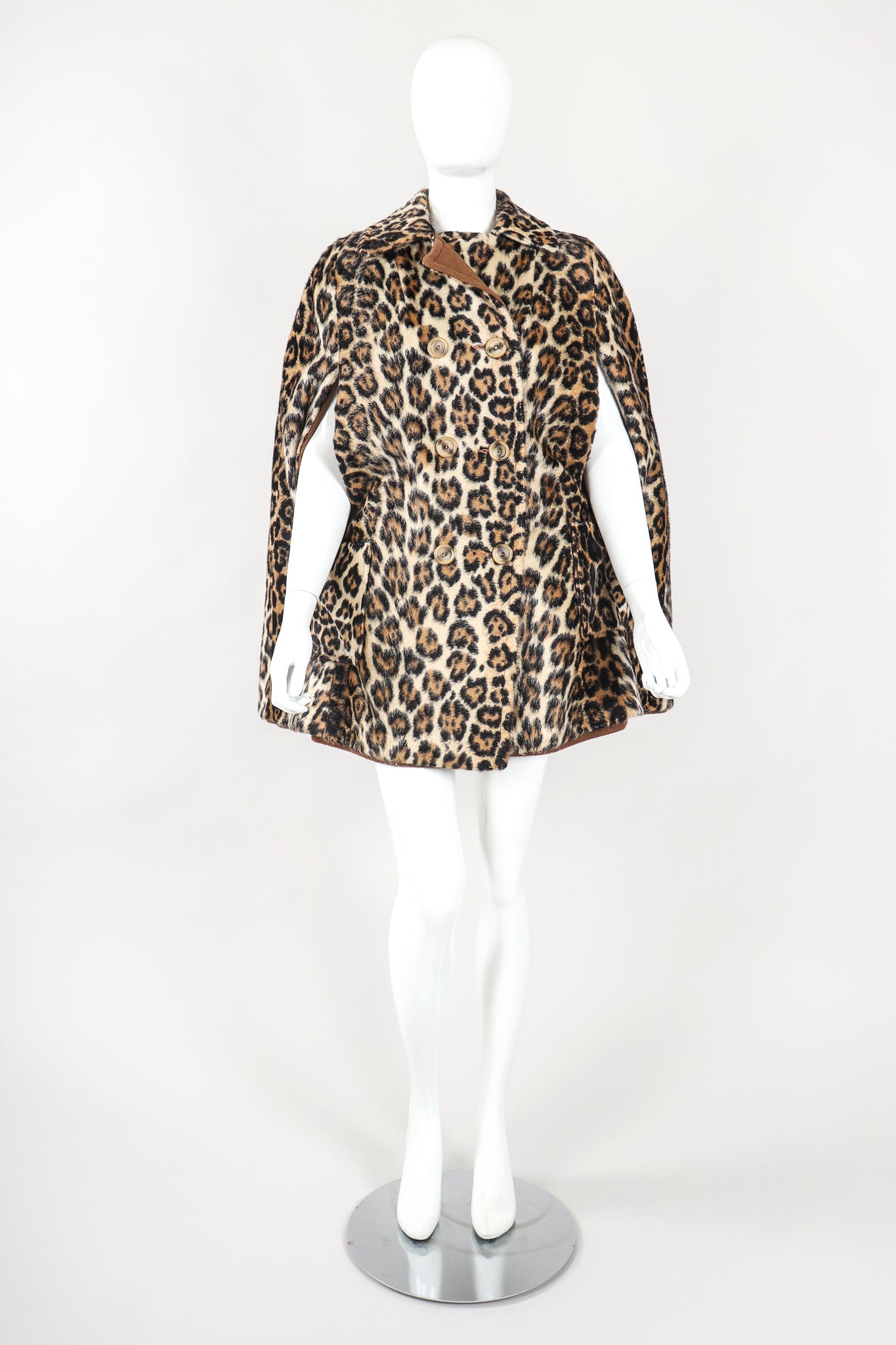 Recess Designer Consignment Vintage Faux Leopard Reversible Cape Los Angeles Resale